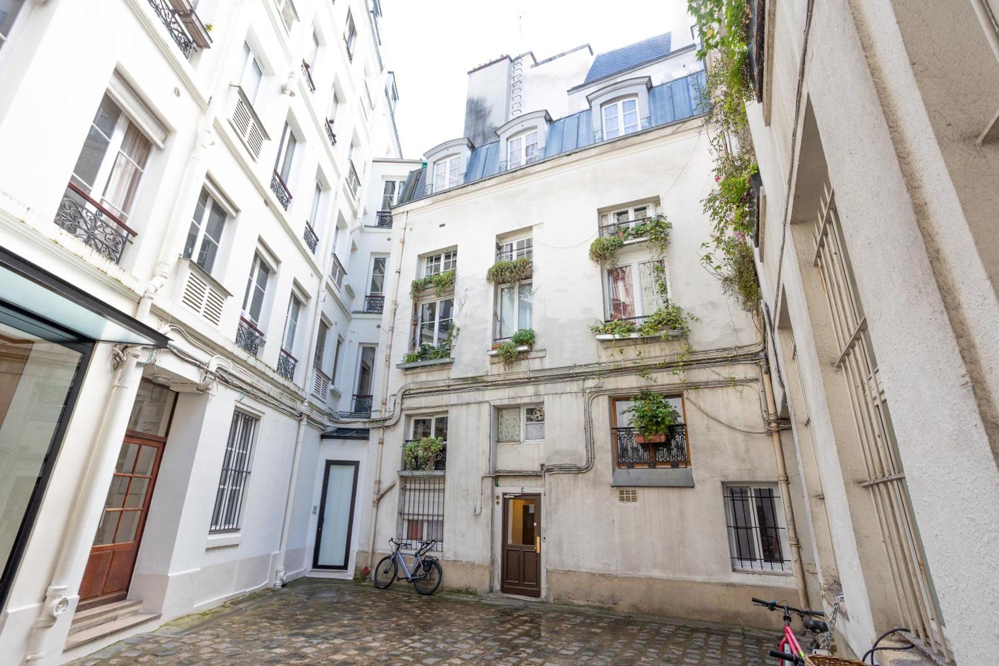 Apartamento Studio Cosy Romantique En Plein Coeur De París Exterior foto