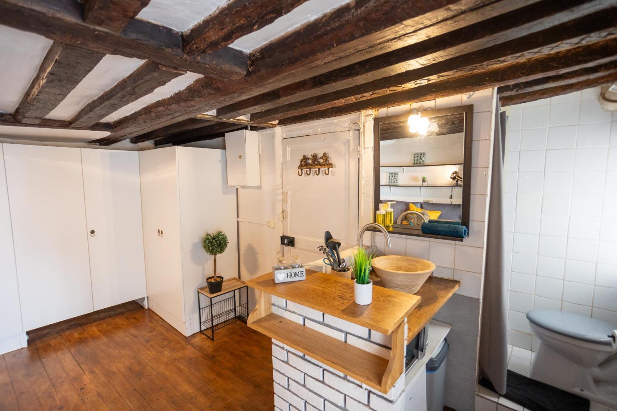 Apartamento Studio Cosy Romantique En Plein Coeur De París Exterior foto