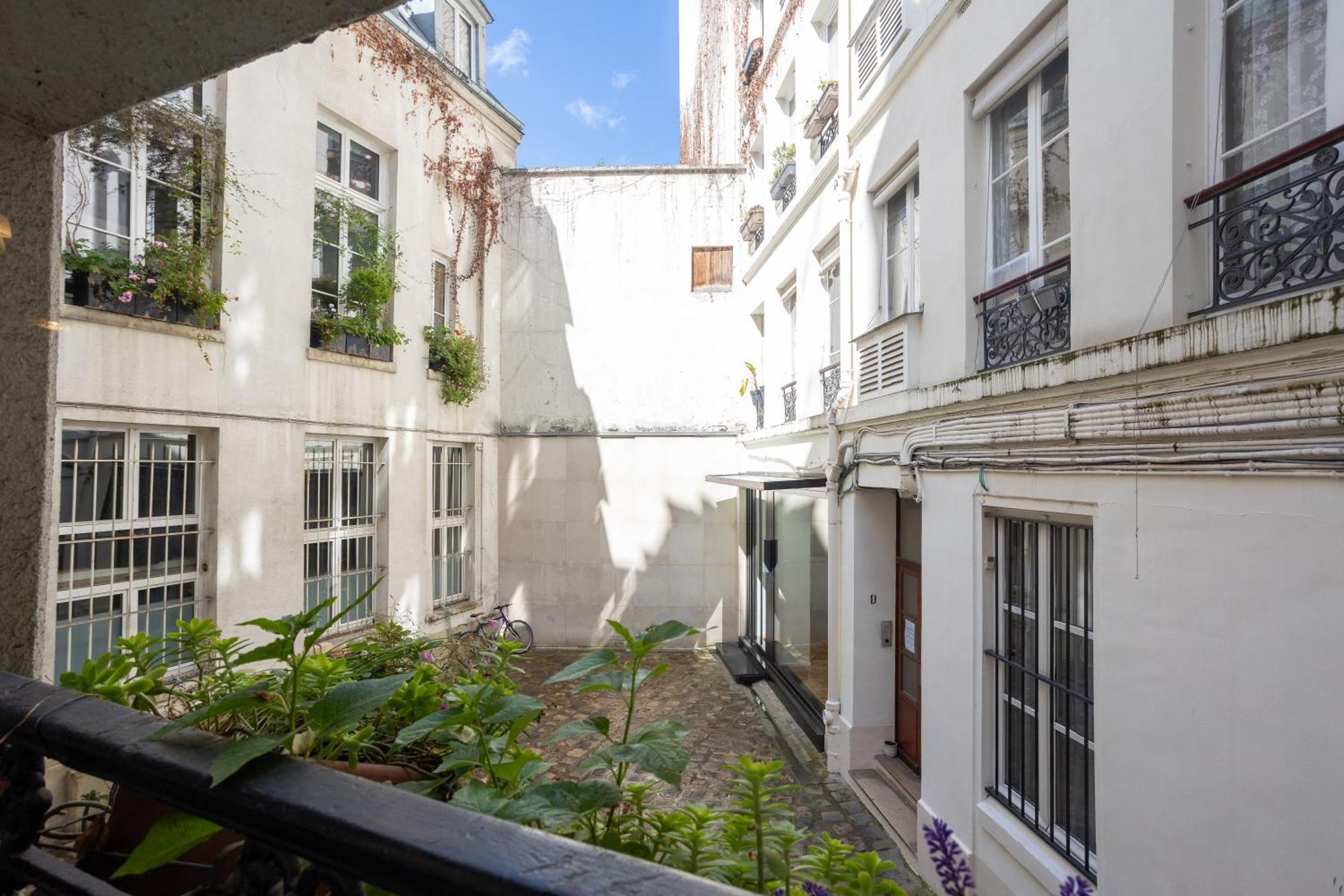Apartamento Studio Cosy Romantique En Plein Coeur De París Exterior foto